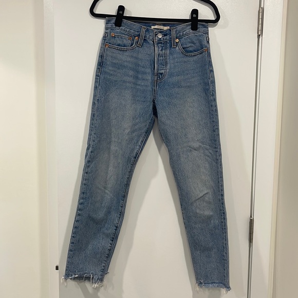 Levi’s Wedgie Straight Jean - Picture 1 of 2